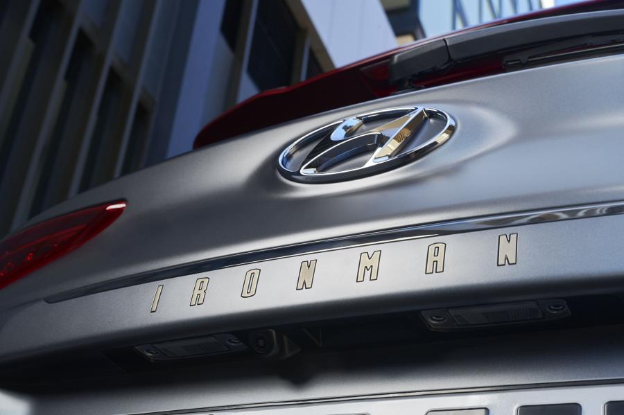 Логотип Hyundai Kona Iron Man Edition (OS) 2019 года  (AU) (фото 17 из 21)